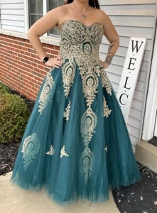 Gem/teal Green Beaded Ballgown Prom, Sweet 16 Dress. Worn Once. Matching Clutch. - Picture 1 of 5