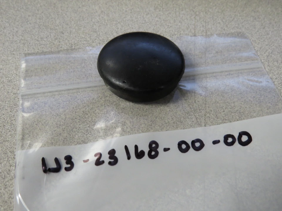 Tapa de horquilla delantera NOS compatible con: Yamaha 82-84 XS400 76-78 XS500 1977 XS650 1J3-23168-00 Foto 1 de 4