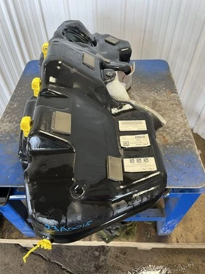 17-19 JAGUAR XE TANQUE DE GASOLINA COMBUSTÍVEL 16,6 GALÕES COM IDENTIFICAÇÃO DE DETECÇÃO DE VAZAMENTO HX739K007AA - Imagem 1 de 4