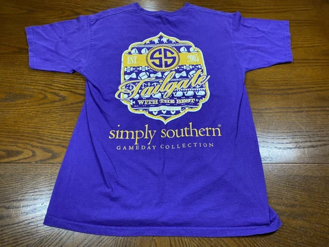 Simply Southern LSU Tigers Purple Tailgate Mens T Shirt M Medium Football Cover