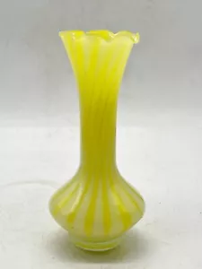 VINTAGE GELB UND WEISS GESTREIFTE KUNST GLASVASE MURANO - Bild 1 von 8