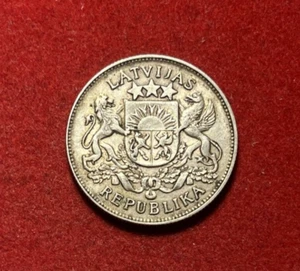 Latvia 1926 2 Lati Silver Coin KM#8 T5060a - Picture 1 of 2