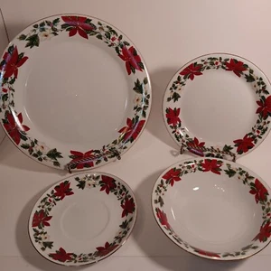 16 Pc Gibson Poinsettia Holiday Christmas Plate Set - Picture 1 of 14