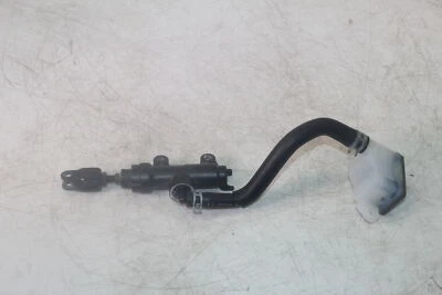 18-20 铃木 Gsxs 1000 后背制动主缸带水库 69600-47h30 — 第 1/4 张图片