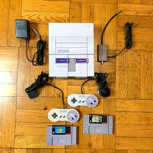Console Super Nintendo SNES con controller OEM + con Mario World & All Stars! - Foto 1 di 10