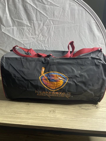ATLANTA THRASHERS HOCKEY DUFFLE BAG BRAND NEW!!! PROMO RARE 1999-2011 Cover