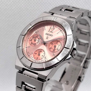 Orologio Seiko LUKIA Triplo Calendario Quadrante Rosa Donna Funzionante Batteria Nuova - Foto 1 di 10