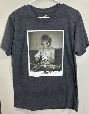 Camiseta Bruce Lee Para Hombre Negra DJ Gráfica Mediana Se Ajusta Como Pequeña Ver Medidas Foto 1 de 4