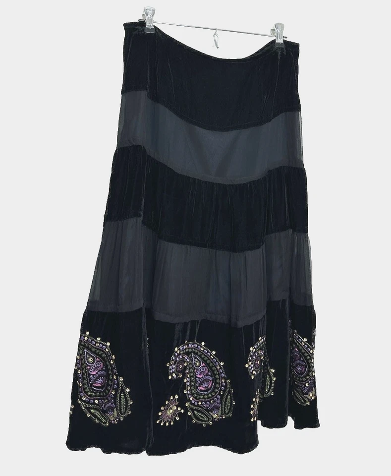 Falda De Terciopelo De Colección Años 90 Mujer Talla 6 Negra Malla En Niveles Cuentas Midi Hada Capricho Foto 1 de 4