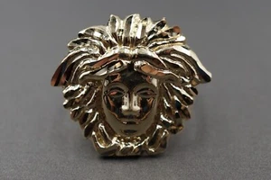 Anillo con banda para cabeza de medusa de oro amarillo liso de 0,9" corte diamante. Talla 6 - Imagen 1 de 9