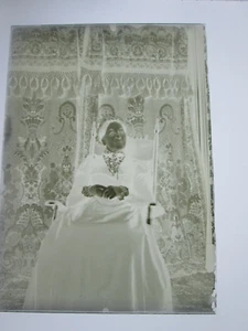 LATE 1800s or EARLY 1900s GLASS NEGATIVE,  WOMAN-2 - Picture 1 of 1