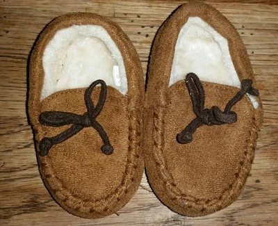 Mocasín de gamuza marrón The Children's Place talla 4-5 Foto 1 de 2