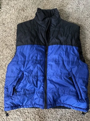 Athletic Works Men's Puffer Vest Black Blue Reversible Size Large Zip Pockets - Image 1 of 4