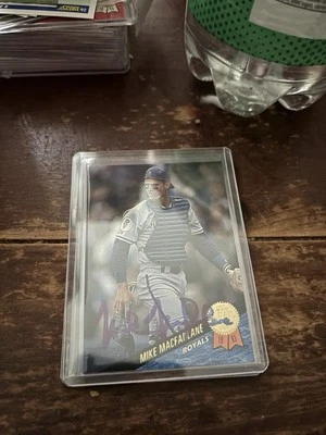 1993 Leaf - Mike Macfarlane #422 Autograph - Image 1 of 2