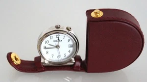 Mini pendulette de voyage, Mini club I, argenté étui cuir bordeaux date - Hilser - Picture 1 of 3