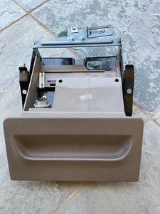 1992 -1993-1994-1995-1996 Ford F-150 F-250 F-350 OEM Ashtray Ash Tray - Picture 1 of 9
