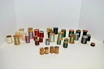 35  VINTAGE WOODEN  SPOOLS SEWING  THREAD MIXED LOT OF  COLORS SIZES MAKERS - Image 1 of 4