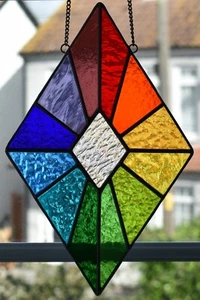 Vitrail Diamant Arc-en-ciel Suncatcher, Panneau, Géométrique, Fait Main en Angleterre - Photo 1/7