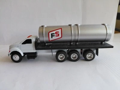 Camión cisterna Ford Triaxle FS 1/64 Foto 1 de 2