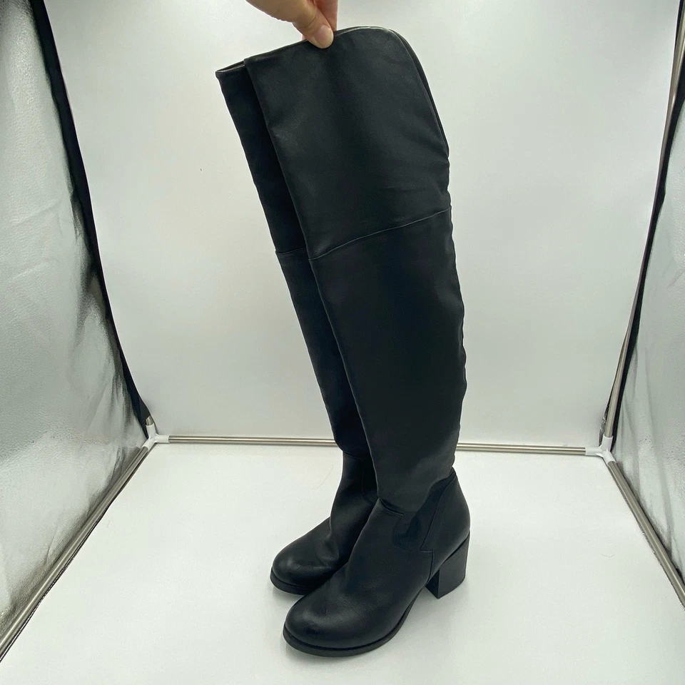 Botas Barney's New York Negras Cuero Suave Pull On Sobre la Rodilla Talla 40  Foto 1 de 4