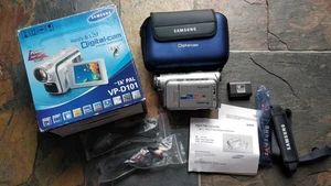 Samsung VP-D101 Compact Handheld digital MiniDV Camcorder Silver Excellent - Picture 1 of 14