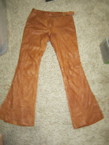 VINTAGE ROBERTO CAVALLI  100 % LEATHER WOMEN PANTS MADE IN ITALY SIZE M