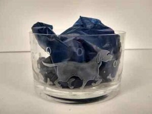 Tazón para perros Michael Weems 2001 firmado vidrio transparente grabado cachorros y huesos caprichosos - Imagen 1 de 9