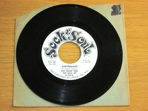 60s GARAGE 45 RPM - RAY SHARP & THE SOUL SET - SOCK & SOUL 104 - "EARTHQUAKE" - Picture 1 of 2