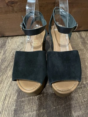 Sandalias Seychelles Talla 11 Revolve Forward Plataforma Cuña Gamuza Negras Correa Abierta Foto 1 de 4