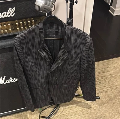 Abrigo Deportivo Colección John Varvatos Doble Pecho Plateado Rayas. 42/52. $1498 Foto 1 de 4