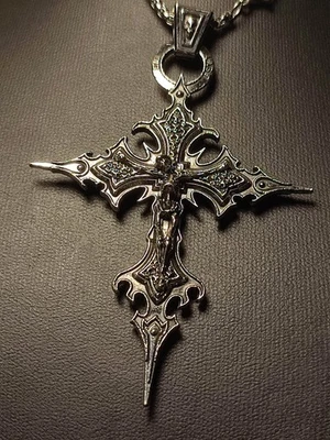 Kruzifix Gothic style Kreuz Kruzifix Halskette in Silber schön groß auffällig - Bild 1 von 4