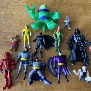 Zufälliges Actionfiguren-Set, Batman, Star Wars, Power Rangers, Jitsu - Bild 1 von 6