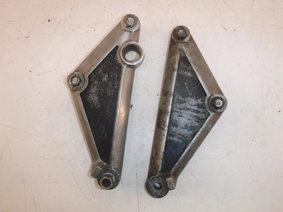 Kawasaki 750 CSR 1982 OEM JUEGO DE MONTAJE DE SILENCIADOR DE ESCAPE PAR Foto 1 de 4