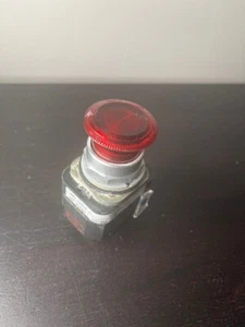 Allen Bradley 800T-FXTP16 E Stop Latching Push Button Emergency Stop Red - Picture 1 of 5