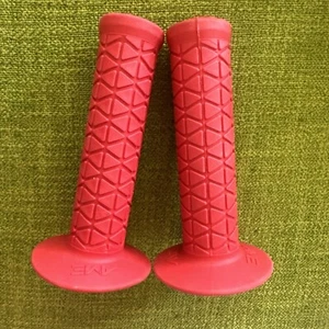 NOS Vintage A’ME USA Old School BMX Red TRI Grips (no package minimal shop wear) - Picture 1 of 4