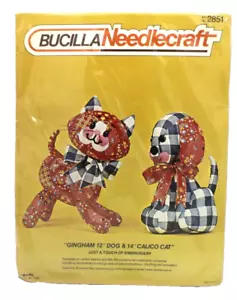 Bucilla Needlecraft Kit Nuovo Gingham Cane Calico Gatto Peluche Vintage 2851 - Foto 1 di 1