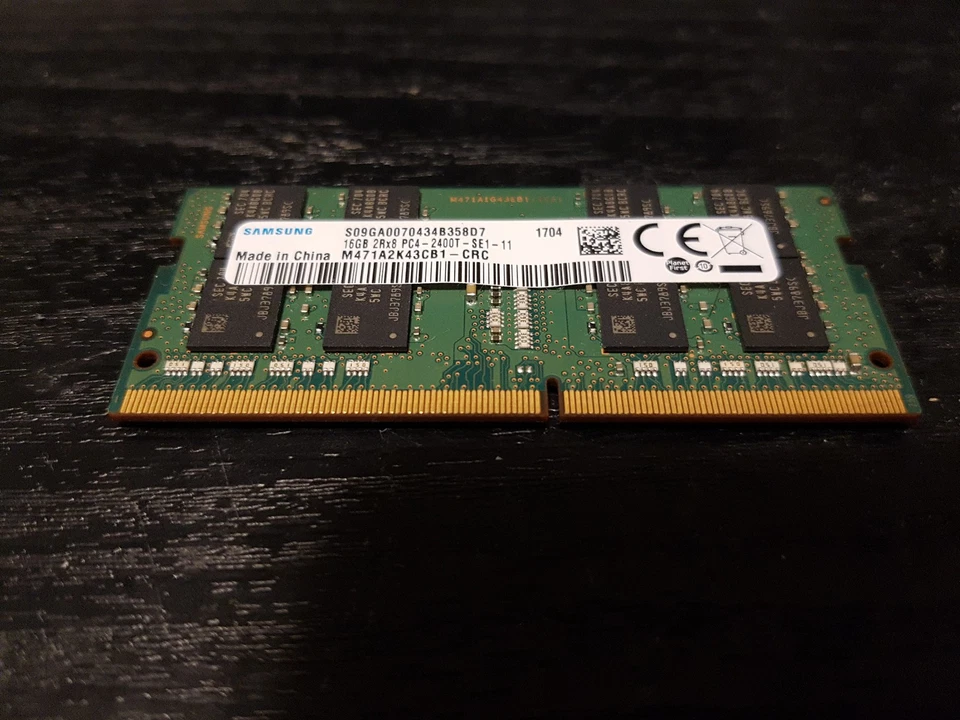 Samsung - 16GB 2Rx8 PC4-2400T (M471A2K43CB1 - CRC) (RAM Memory)  - Image 1 of 1
