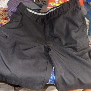 Neu ohne Etikett Izod Golf kurze Herrenshorts 38 gerade schwarz - Bild 1 von 5