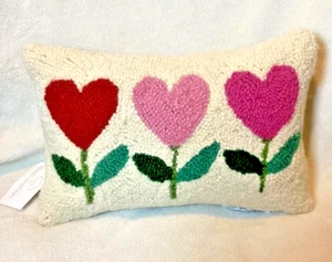 Peking Handicraft - Heart Flowers Hook Pillow - Picture 1 of 7