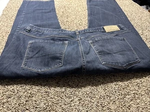 TOMMY BAHAMA STANDARD MEN'S JEANS SIZE 42X30 - Picture 1 of 4