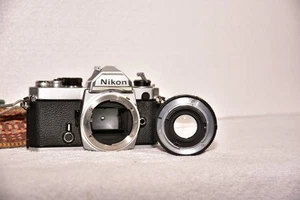 Nikon FM SLR Film Camera W/ 50mm f2 Nikkor Lens In Excellent Condition - Picture 1 of 18
