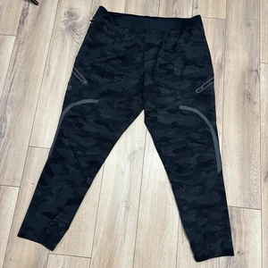 Under Armour Uomo UA Sportstyle Elite Joggers Stampato Uomo 2XL Nero Mimetico - Foto 1 di 7