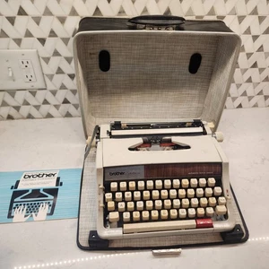 1970 Brother Echelon 89 Portable Manual Typewriter with Case Vintage. Tested  - Picture 1 of 8
