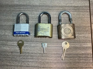 3 Locks W/Keys-Vintage Yale Super Pin Graphite, Masterlock No1 & Masterlock 175 - Picture 1 of 19