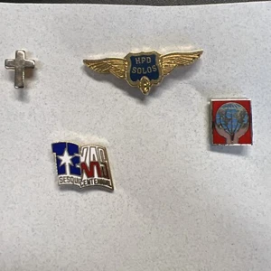 4 Ansteck-/Hutnadeln | Cross, Houston Police, Texas Sesquicentennial, SBC Missionen - Bild 1 von 6