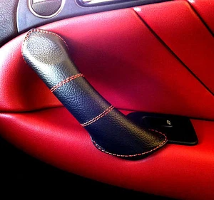 fits ALFA ROMEO GT 2003 + LEATHER 2 DOOR HANDLE COVERS RED COLOR stitching - Afbeelding 1 van 1