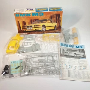 Dragon BMW M3 Exotic Car Series Modellbausatz Maßstab 1:24 - 1996 - #8001-03 - Bild 1 von 9