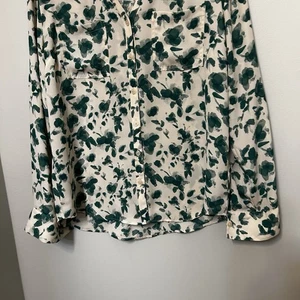 Maurices Women's Winona Floral Button Down Blouse Cream Green Size M Workwear - Picture 1 of 7