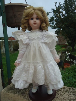 POUPEE MUNDIA LES ROMANTIQUES  de 50 cm - Photo 1/4