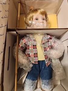 Porcelain Doll Vintage 1992 Danbury Mint "Andy Little Fisherman by Elke Hutchens - Picture 1 of 7